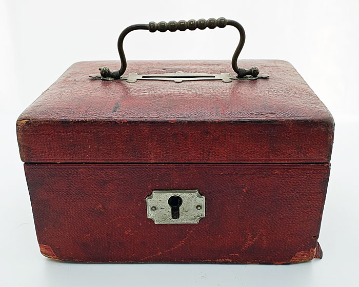 Accessories<br>Boxes<br>Regency Red Leather Money Box