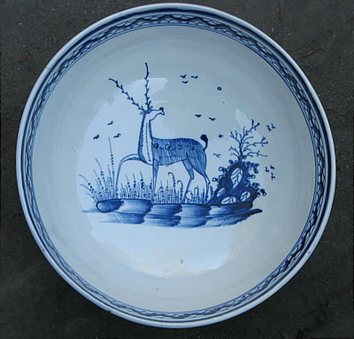 Accessories<br>Archives<br>SOLD   PEARLWARE BOWL WITH A GREAT DEER