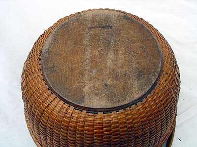 SOLD   A 19th century Nantucket Basket