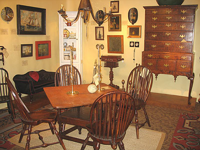 Booth Pics<br>Booths of the Past<br>Antiques in Alexandria May 2011