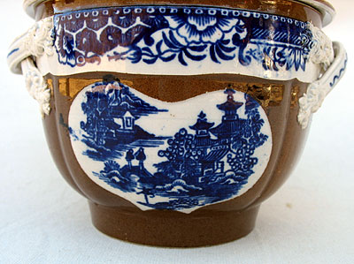 SOLD   A Pearlware Batavia Sugar Bowl