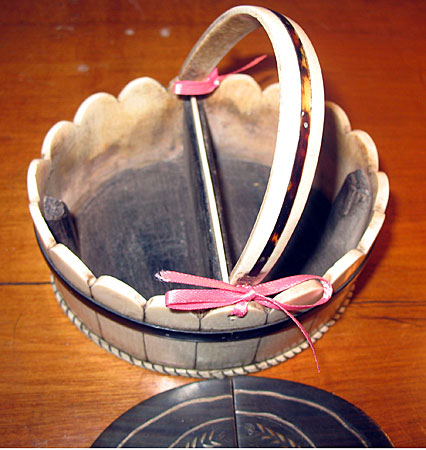 Accessories<br>Accessories Archives<br>Scrimshaw Trinket Basket