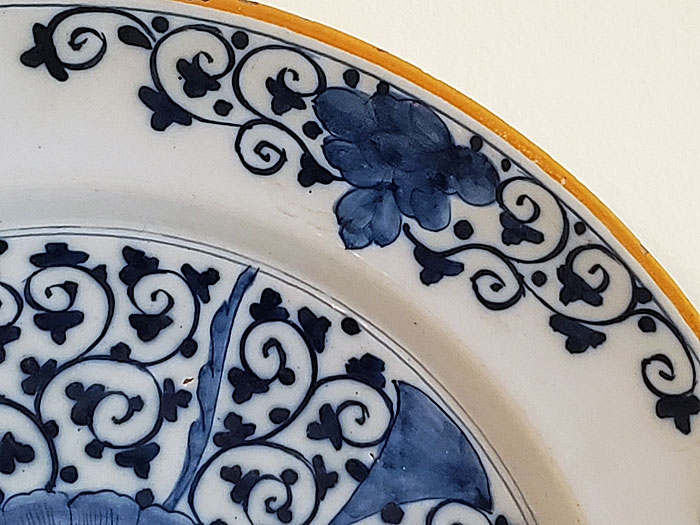 Dutch Delft Charger