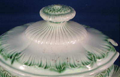 Accessories<br>Archives<br>SOLD   GREEN SHELL EDGE SAUCE TUREEN