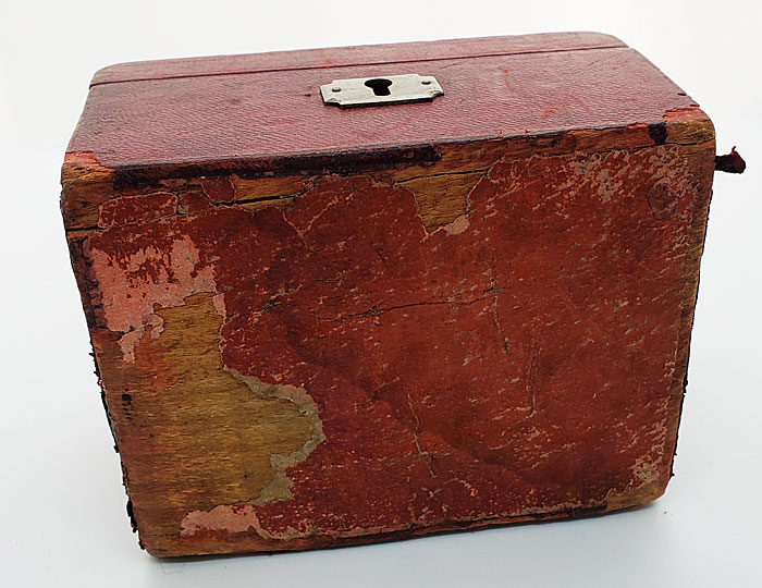 Accessories<br>Boxes<br>Regency Red Leather Money Box