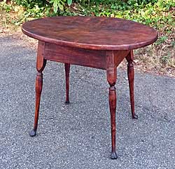 Oval-top Splay-legged Queen Anne period tap table